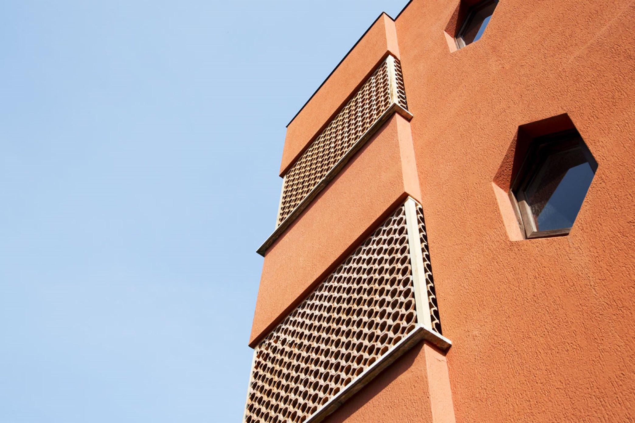 Aries Hotel Lesa Kültér fotó