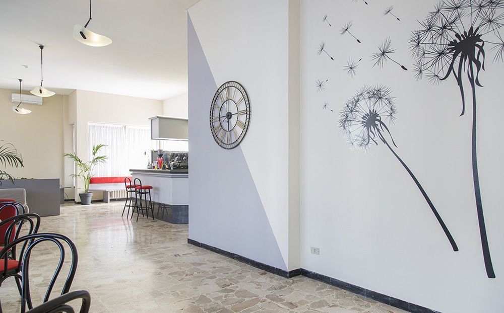 Aries Hotel Lesa Kültér fotó
