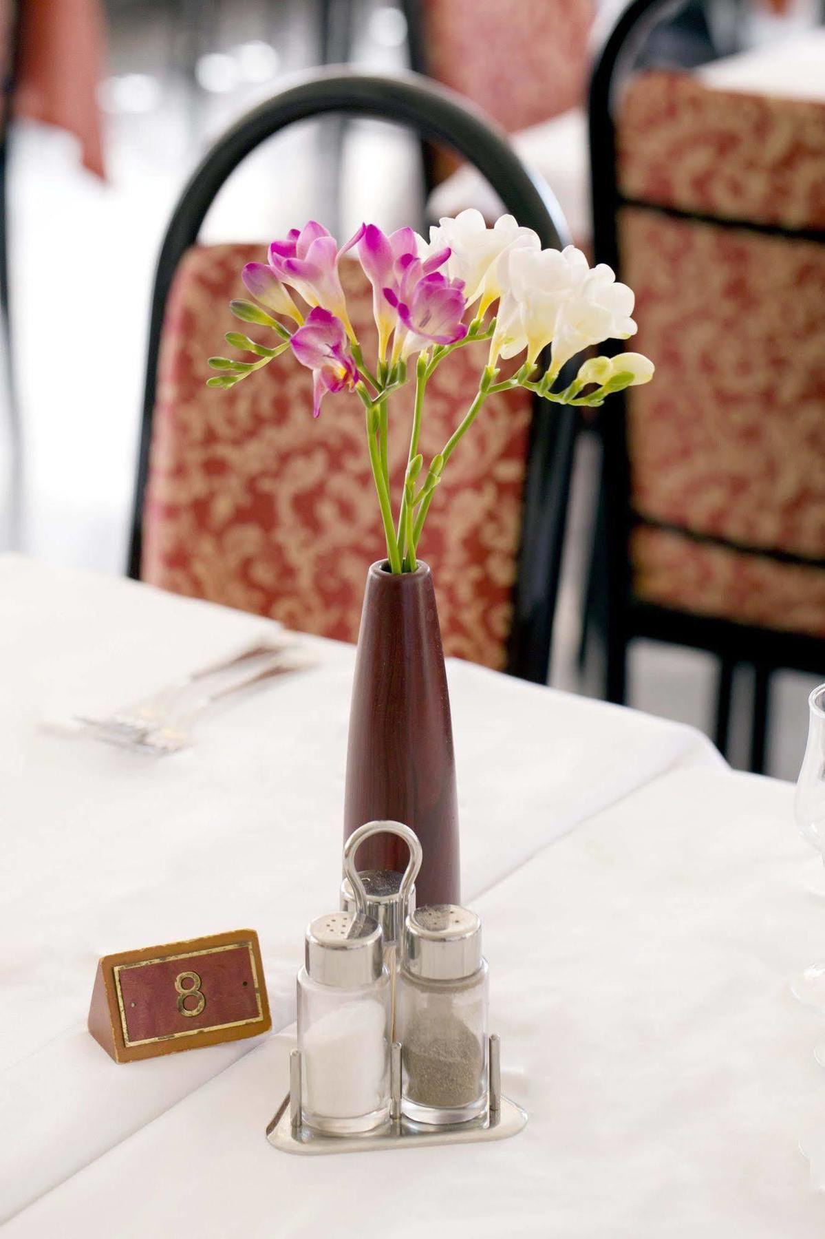 Aries Hotel Lesa Kültér fotó