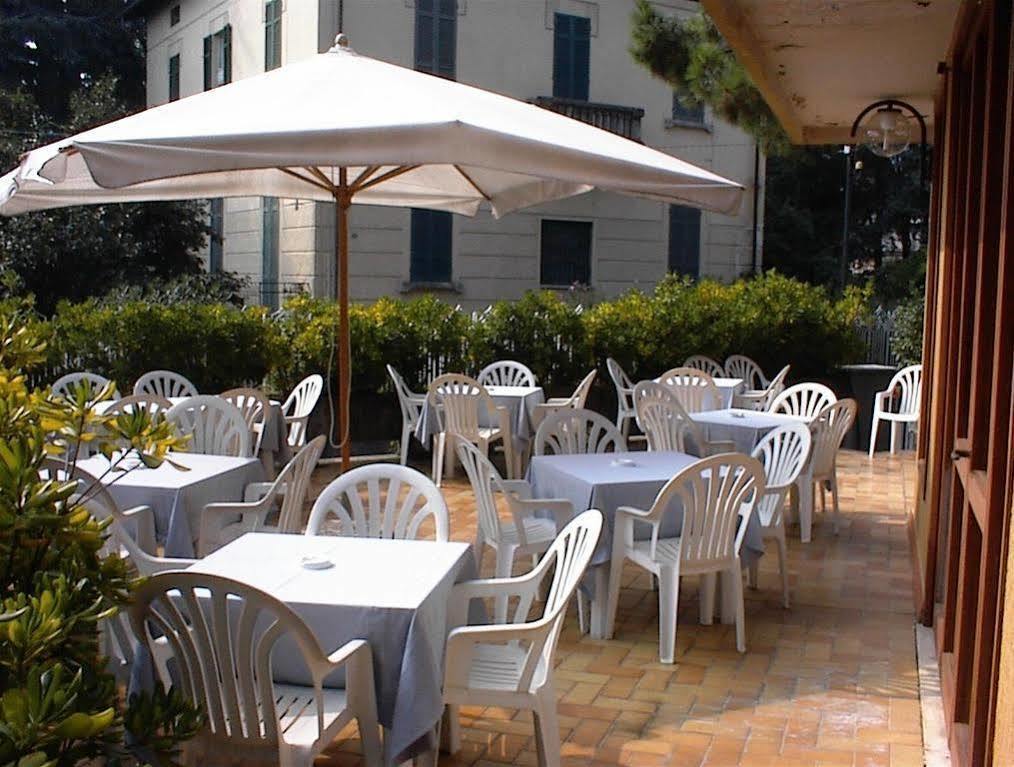 Aries Hotel Lesa Kültér fotó